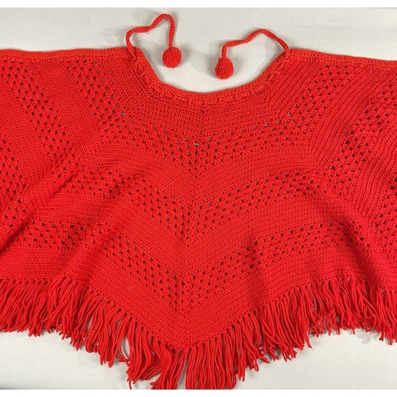 Vintage Large Hand Crochet Poncho Wrap with Fringes Women's Red Iconic Retro - Picture 4 of 16